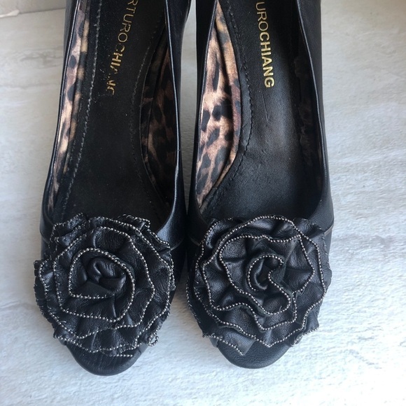 Arturo Chiang floral embellished heel 6.5 black - Picture 2 of 6